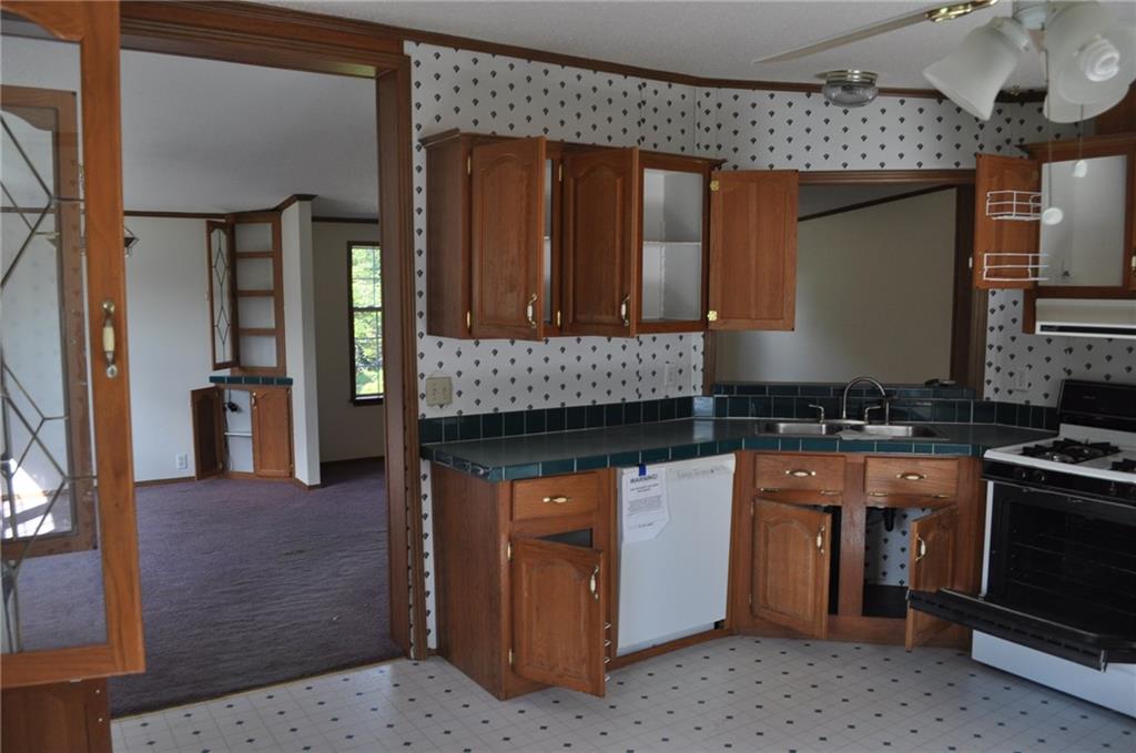 2235 Ridge Rd Extension Ambridge, PA 15003 - Photo 5 of 16