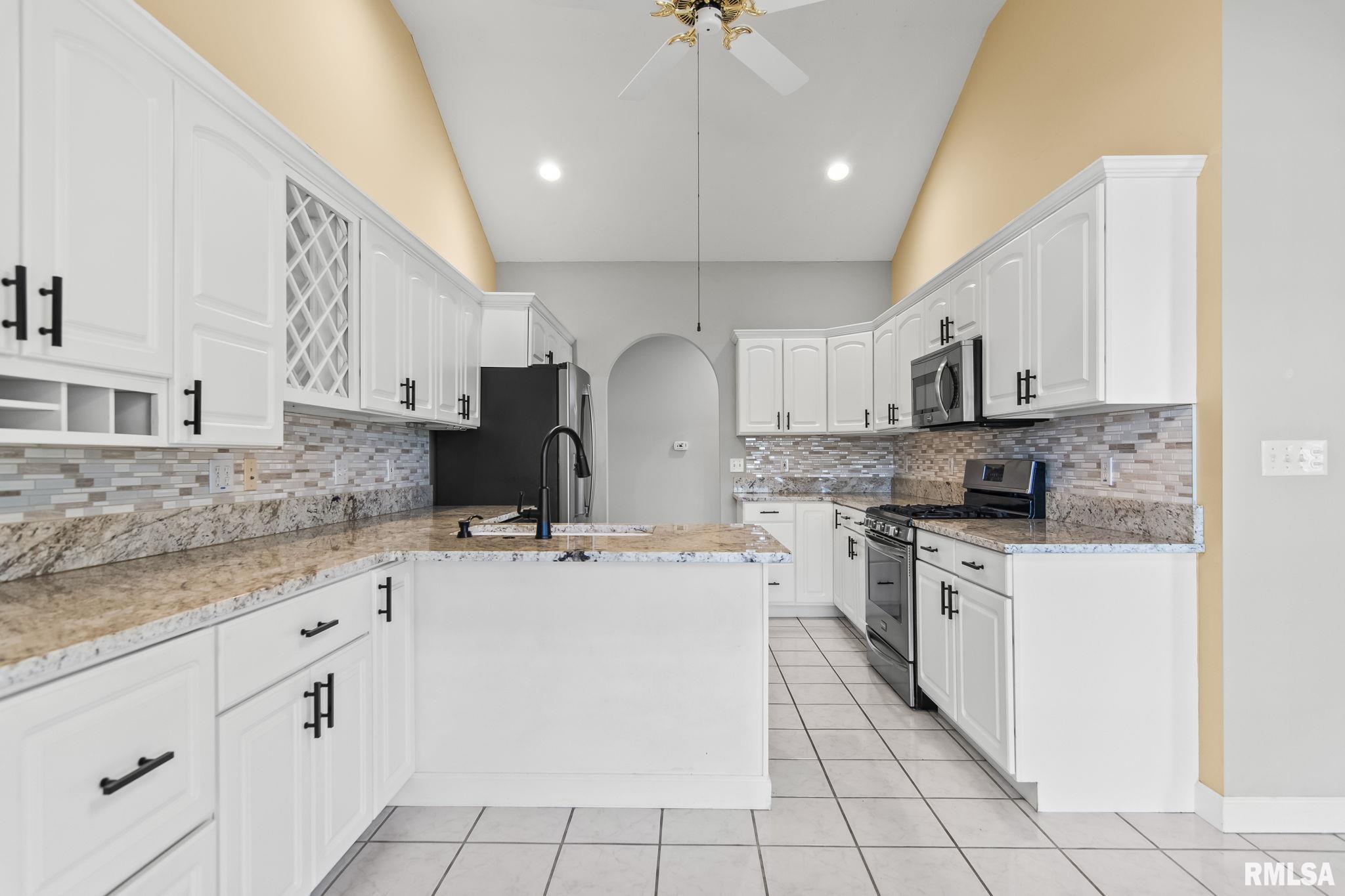 6600 Carlisle Bend Springfield, IL 62711 - Photo 15 of 47