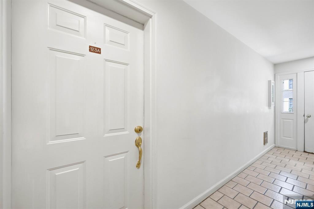123B South Maple Avenue, Unit A Park Ridge, NJ 07656 - Photo 4 of 27