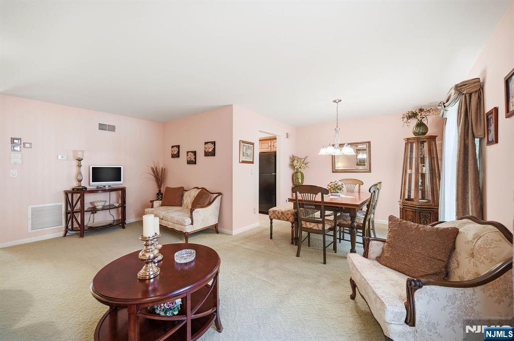 123B South Maple Avenue, Unit A Park Ridge, NJ 07656 - Photo 10 of 27