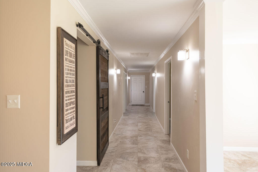 12820 Highway 87 Juliette, GA 31046 - Photo 31 of 57 a view of hallway with windows