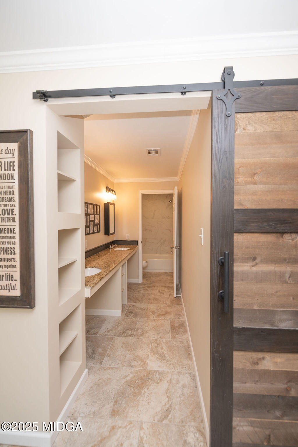 12820 Highway 87 Juliette, GA 31046 - Photo 33 of 57 a view of a hallway and a kitchen