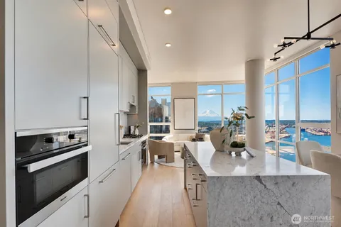 $2,850,000 | 121 Stewart Street, Unit 3704, Seattle, WA 98101
