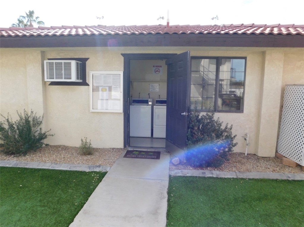 1190 Ramar Road, Unit 8 Bullhead City, AZ 86442 - Photo 15 of 24 Laundry room