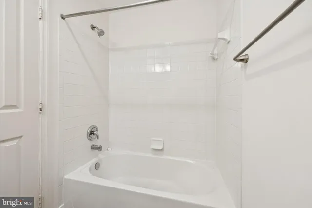 $424,900 | 4124 Monument Court, Unit 203, Fairfax, VA 22033