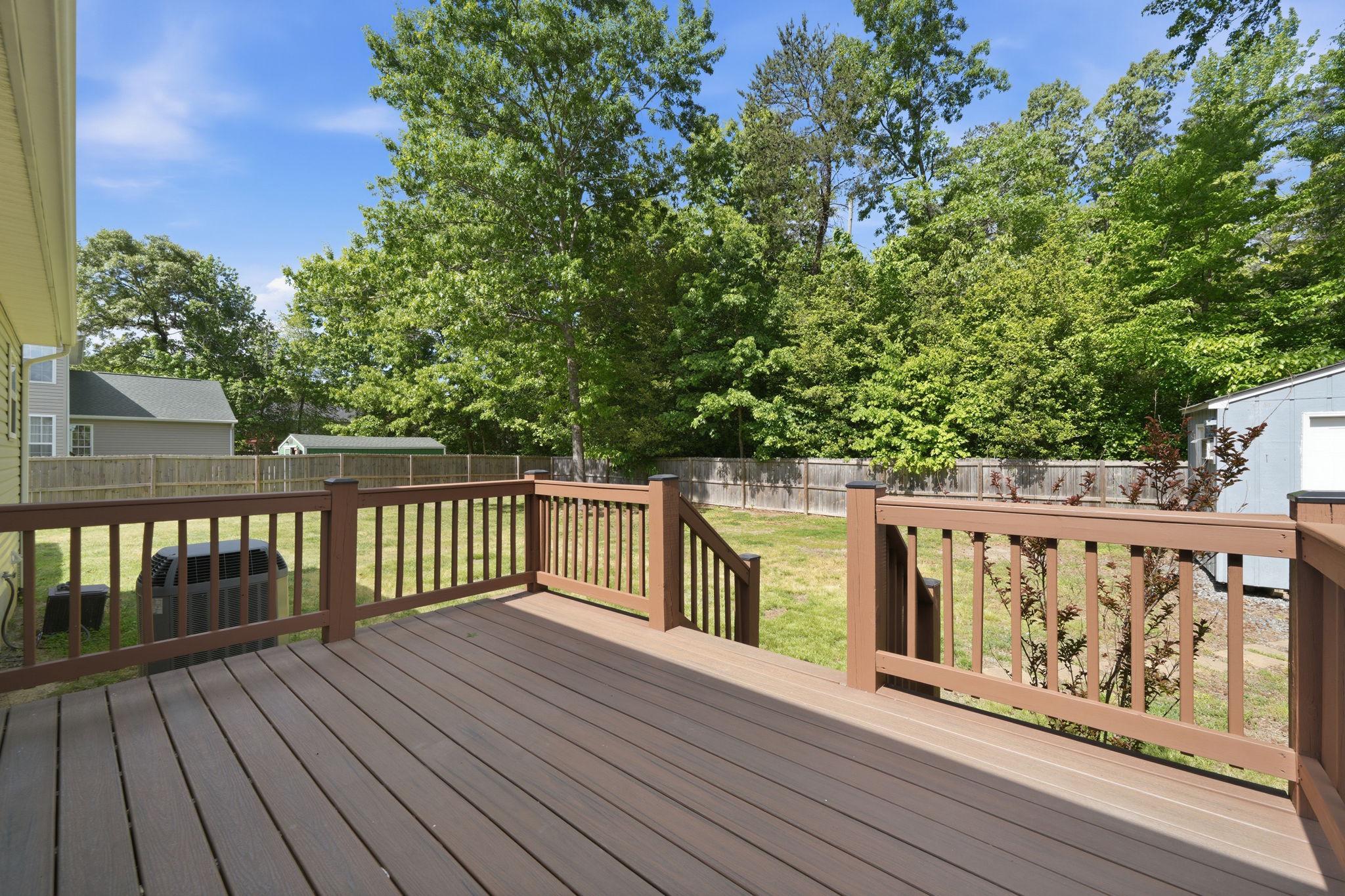 5425 South Branch Road Fredericksburg, VA 22407 - Photo 4 of 11 Trex deck with newly stained rails