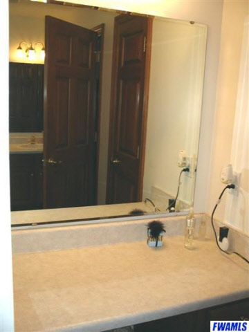 1727 Oakville Road Fort Wayne, IN 46818 - Photo 11 of 12 Gallery Image 11