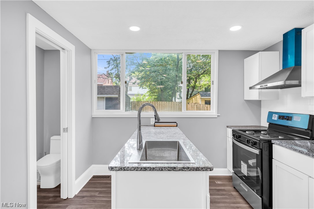 3394 Hartwood Road Cleveland, OH 44112 - Photo 13 of 32