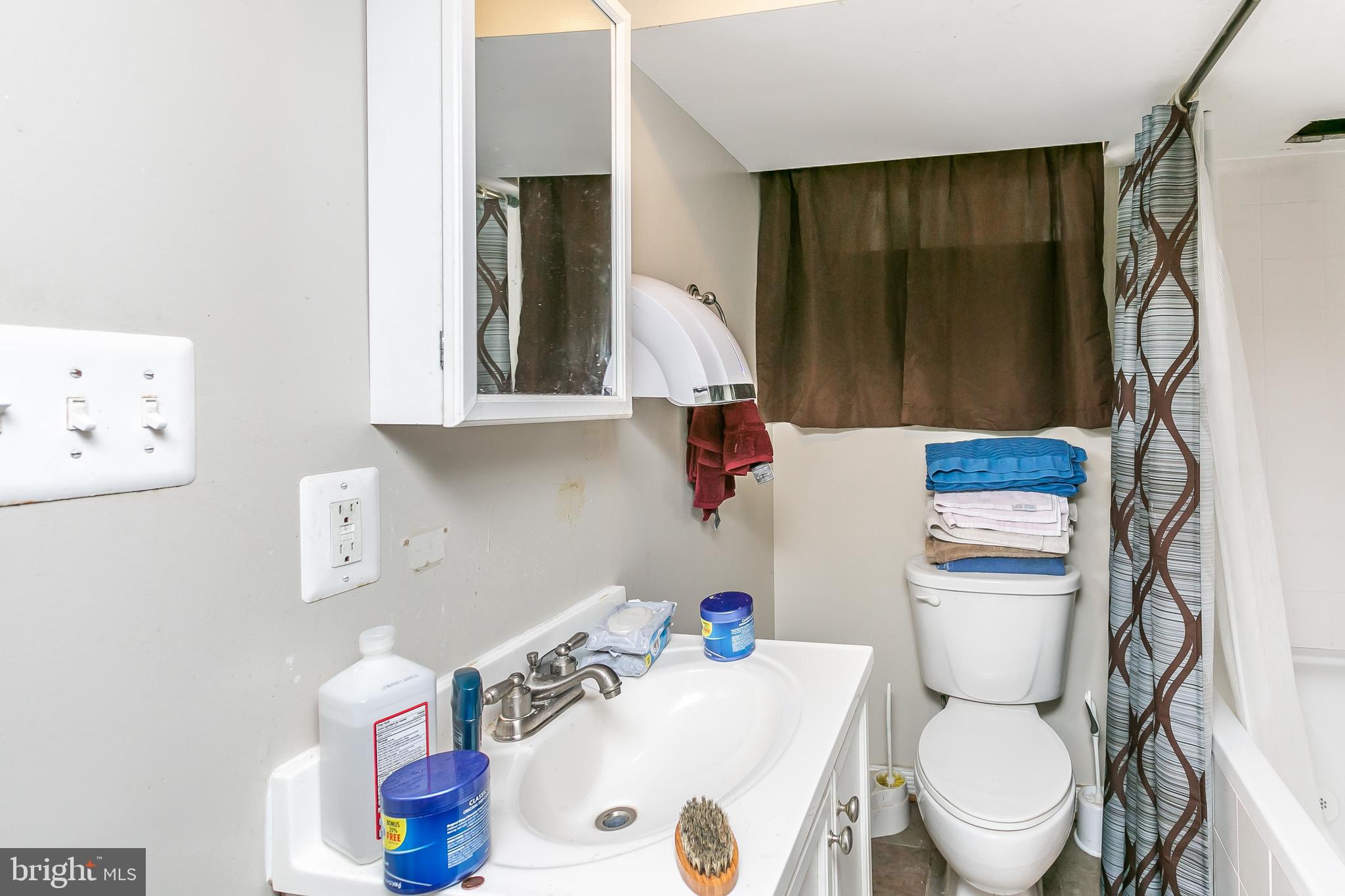 4205 Wentworth Road Baltimore, MD 21207 - Photo 21 of 33 Newly added full bath