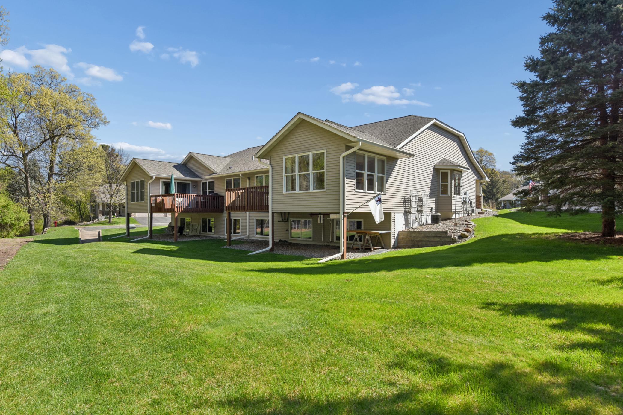 920 Keystone Court North, Unit 7 Hudson, WI 54016 - Photo 3 of 32