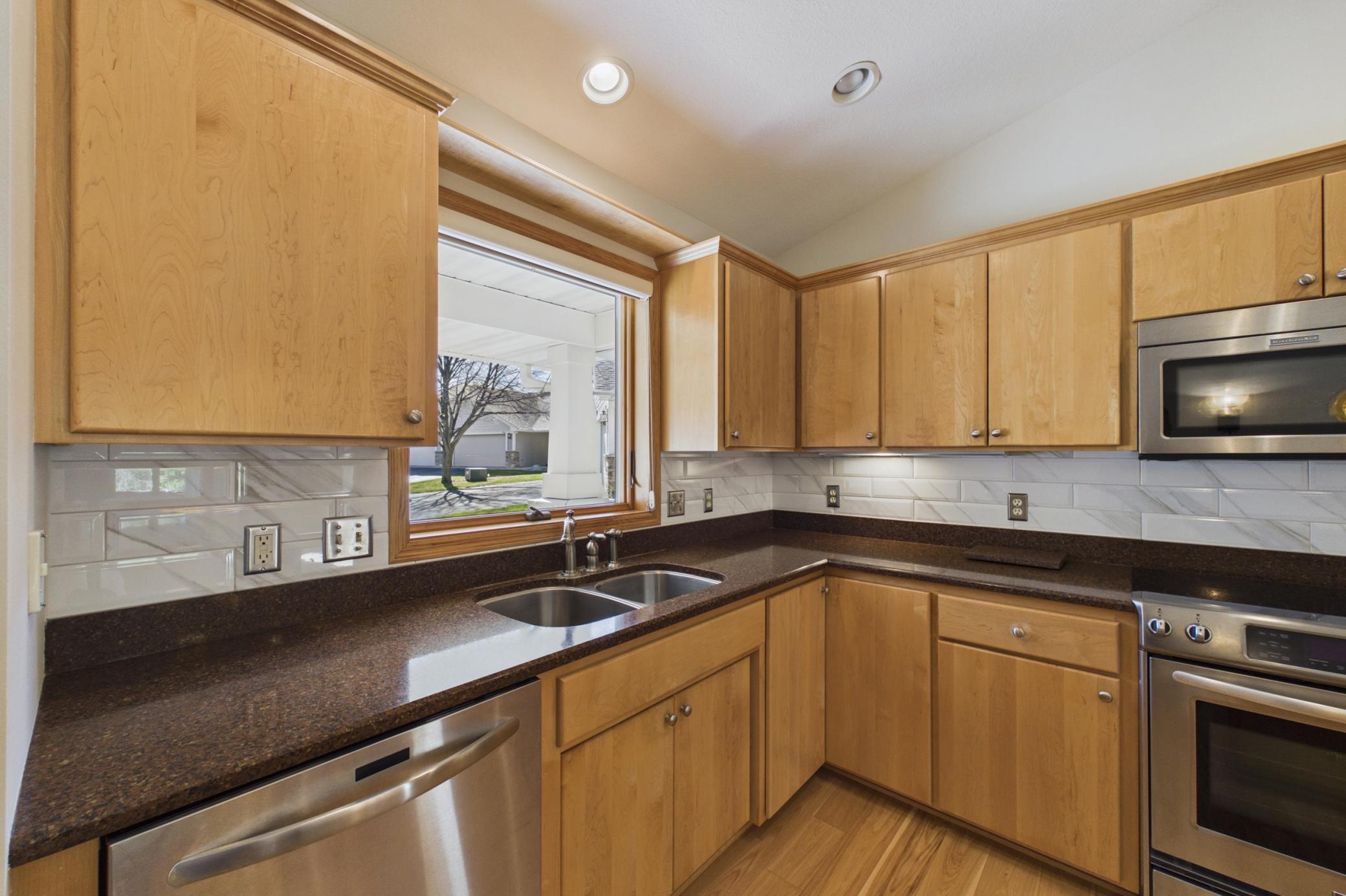 920 Keystone Court North, Unit 7 Hudson, WI 54016 - Photo 6 of 32