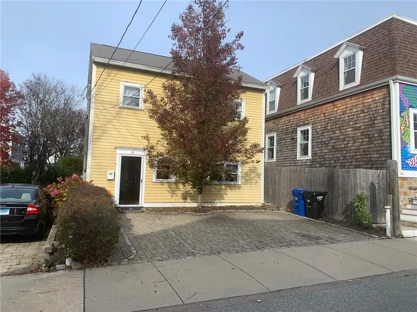 $3,000 | 28 Bacheller Street, Newport, RI 02840