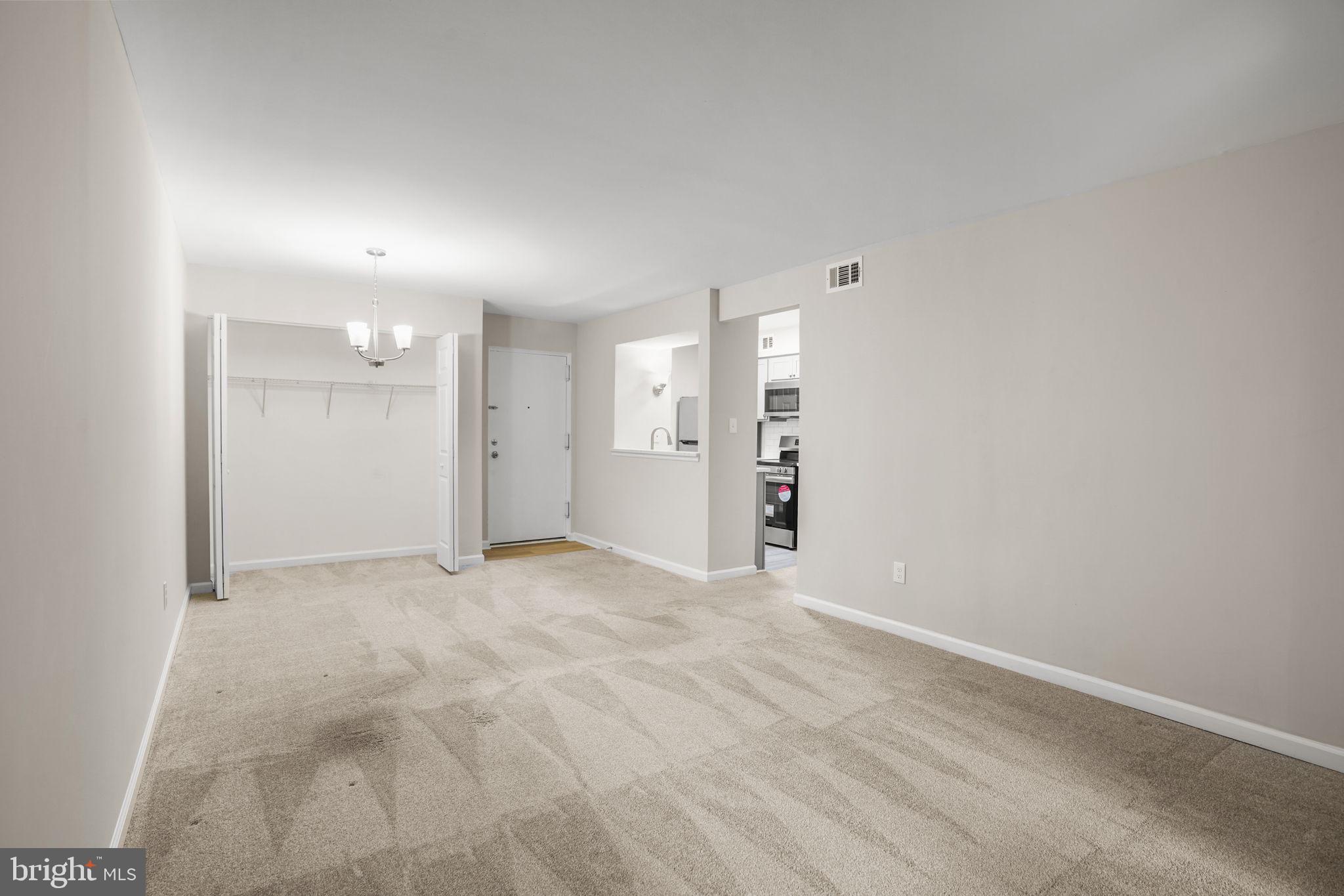 5818 Royal Ridge Drive, Unit M Springfield, VA 22152 - Photo 6 of 33