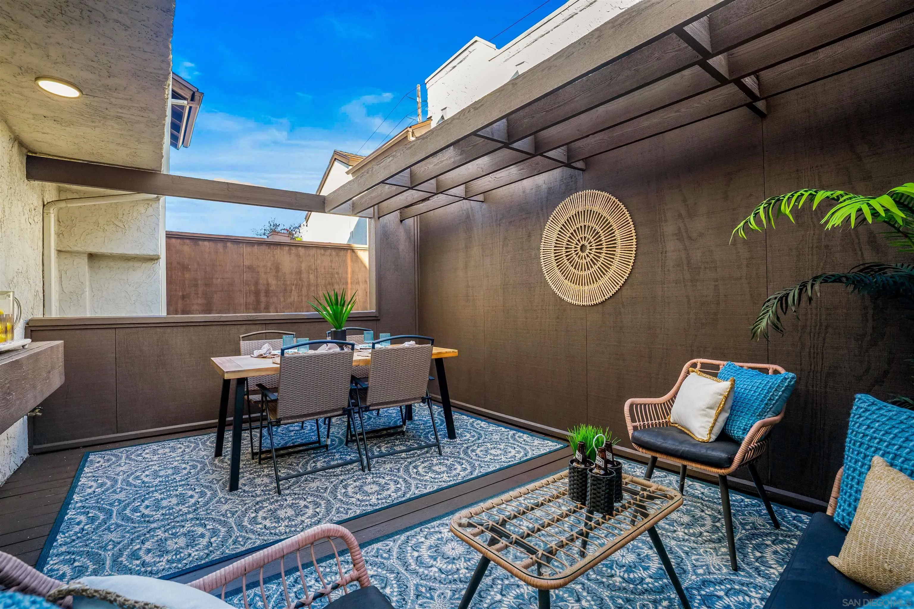 3926 Voltaire Street San Diego, CA 92107 - Photo 18 of 30 a workspace with furniture and window