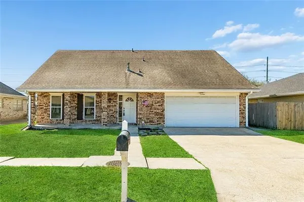 $335,000 | 3321 Cannes Place, Kenner, LA 70065