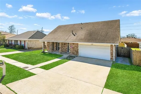 $335,000 | 3321 Cannes Place, Kenner, LA 70065