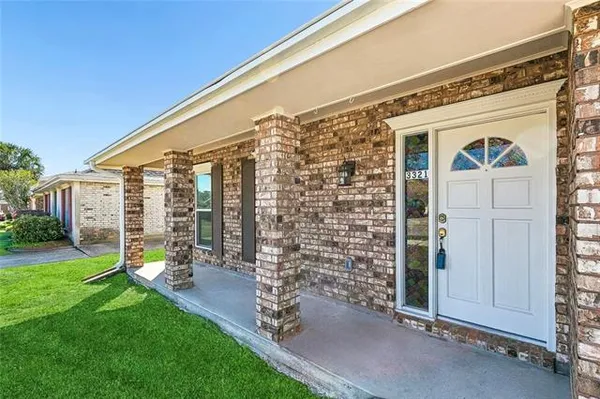 $335,000 | 3321 Cannes Place, Kenner, LA 70065