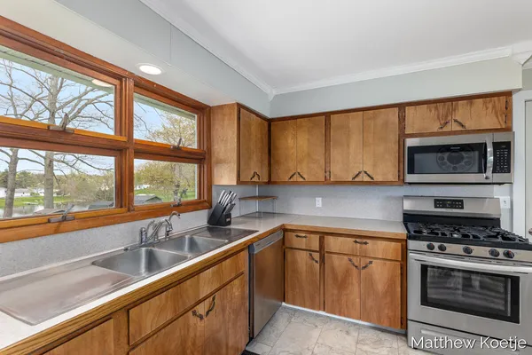 $350,000 | 4405 Chippewa Trail, Fremont, MI 49412