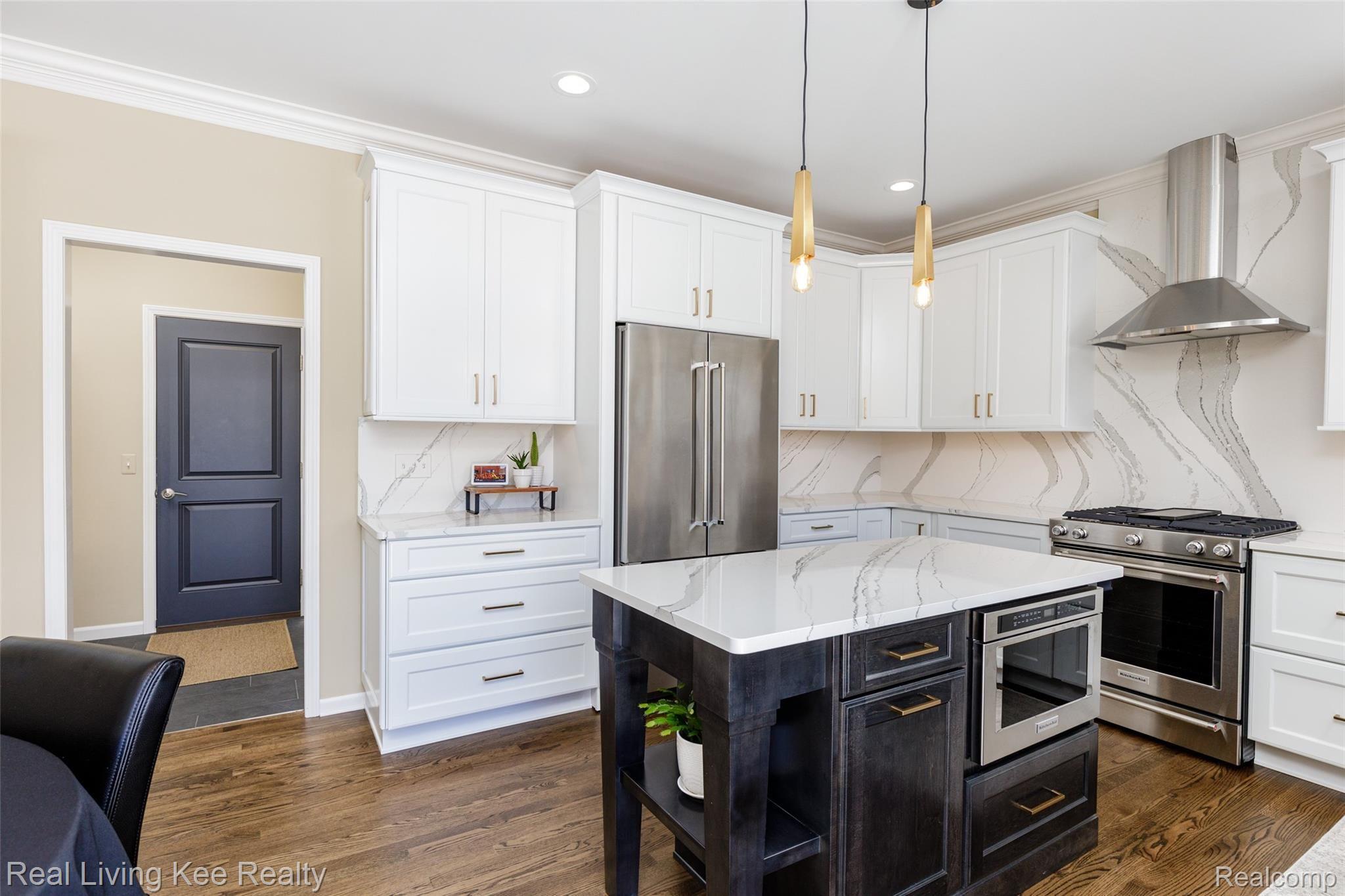 4070 Holly Lane Rochester, MI 48306 - Photo 13 of 25 4070 Holly Ln-14.jpg