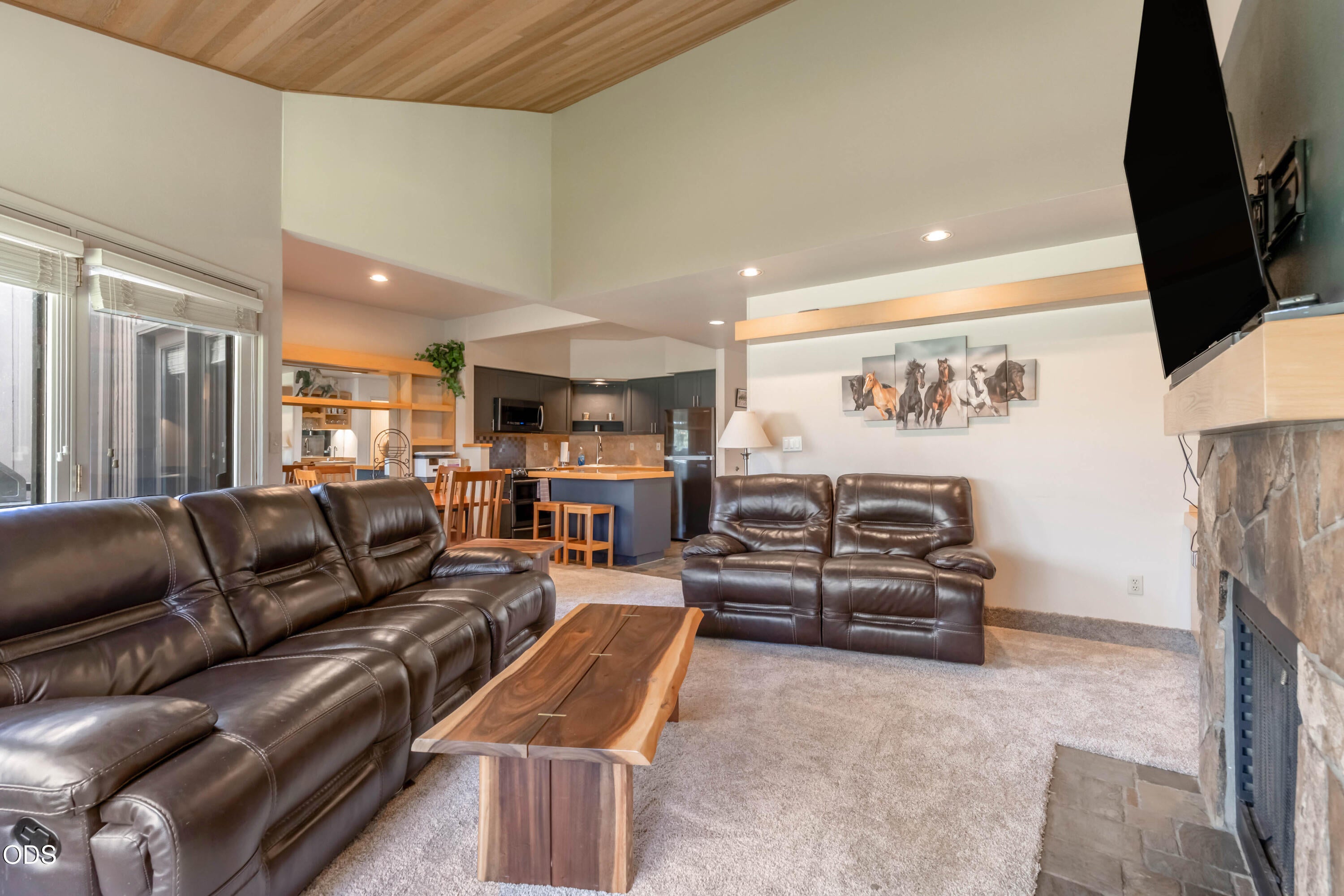 1965 Redtail Hawk Drive, Unit RV 30 U2 Redmond, OR 97756 - Photo 9 of 44 Gallery Image 9