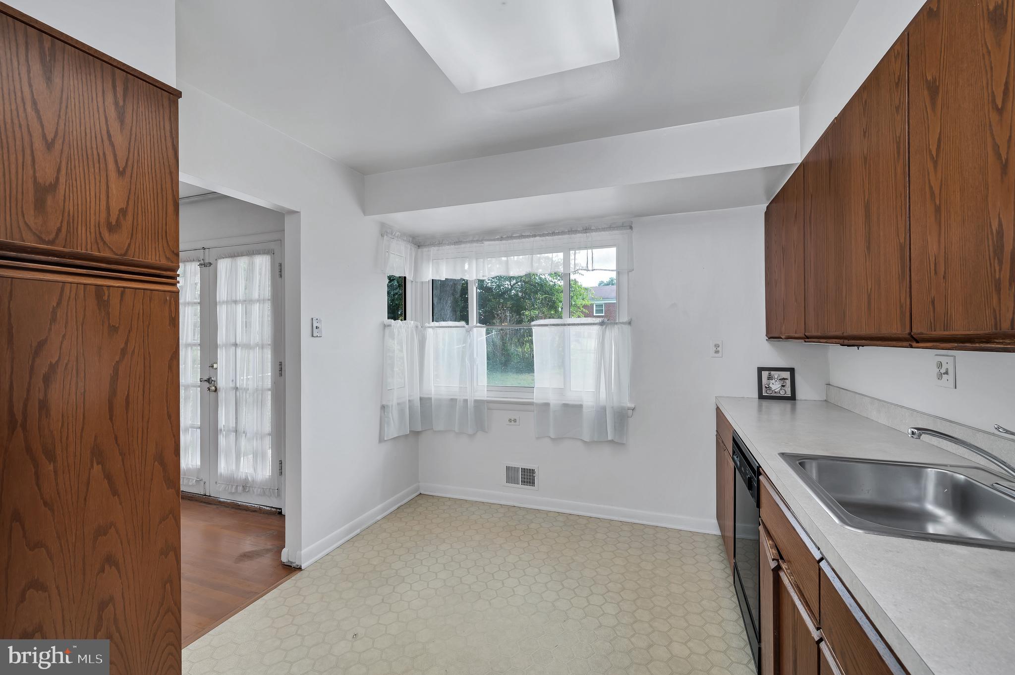 10305 Conover Drive Silver Spring, MD 20902 - Photo 14 of 32 Gallery Image 14