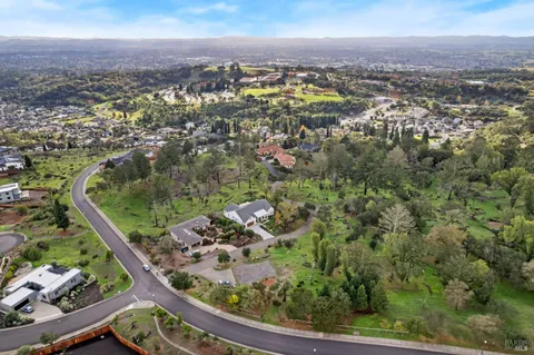 $425,000 | 3903 Parker Hill Road, Santa Rosa, CA 95404