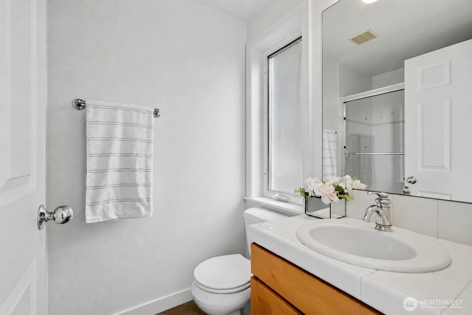 936 North 35th Street, Unit E Seattle, WA 98103 - Photo 19 of 25