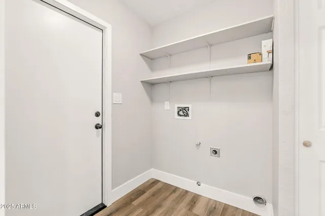 a view of utility room