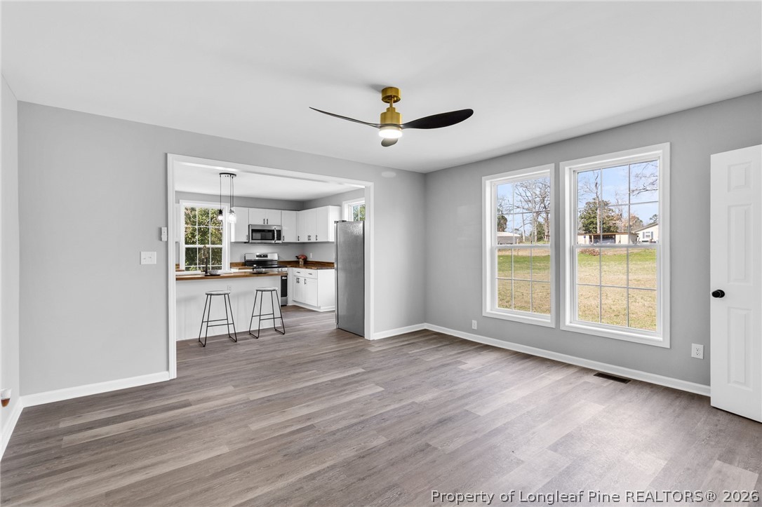 1315 Roberdell Road Rockingham, NC 28379 - Photo 5 of 38 Living Room