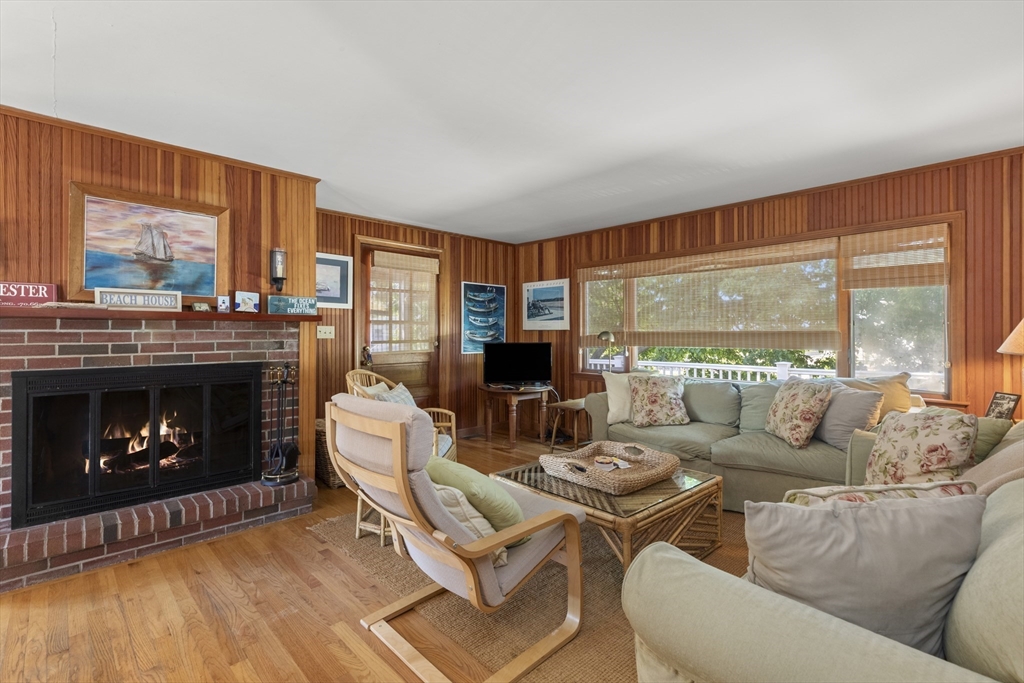 11 Sleepy Hollow Road Gloucester, MA 01930 - Photo 4 of 26