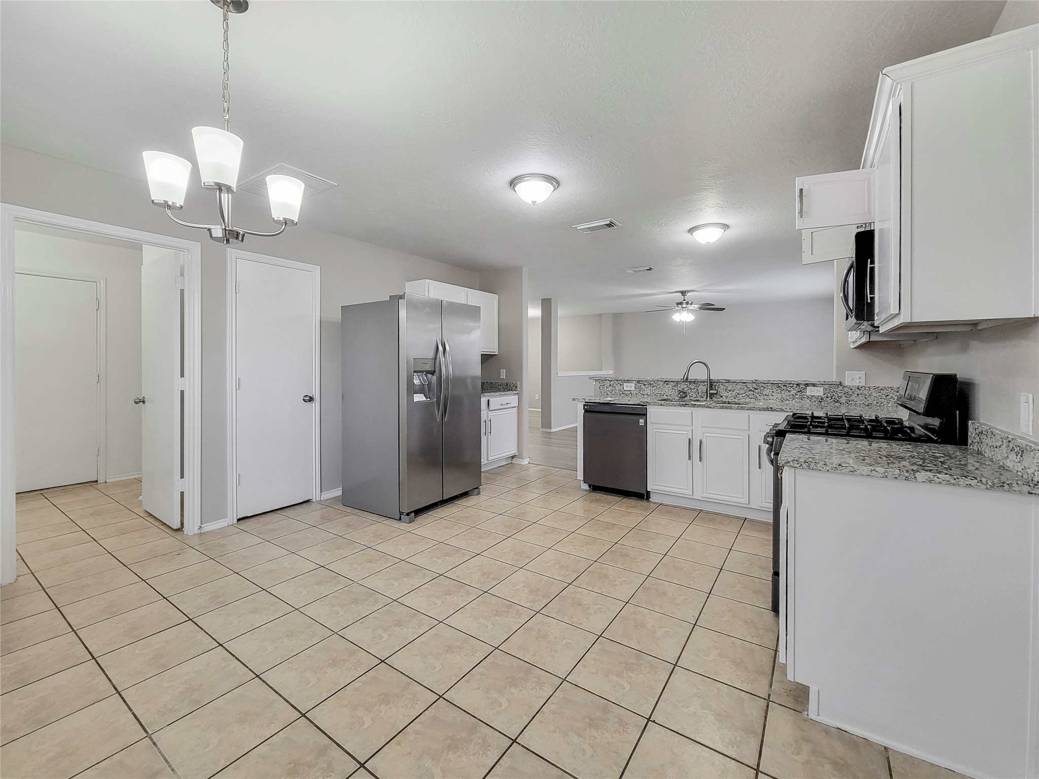 13150 Cutler Ridge Lane Houston, TX 77044 - Photo 13 of 17
