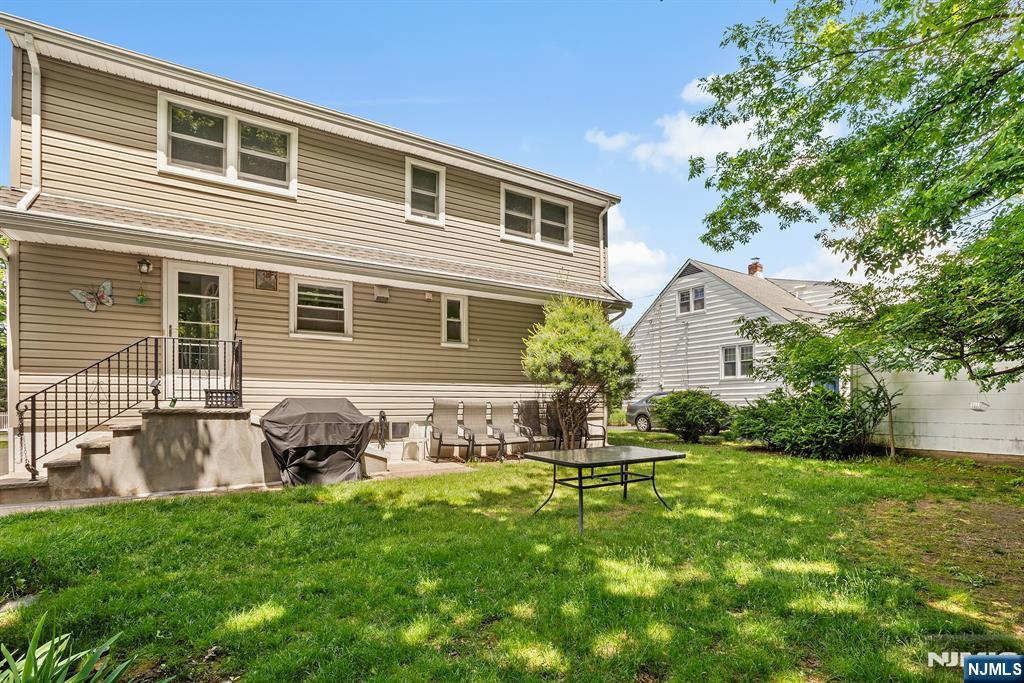 642 Ellington Road Ridgewood, NJ 07450 - Photo 24 of 27