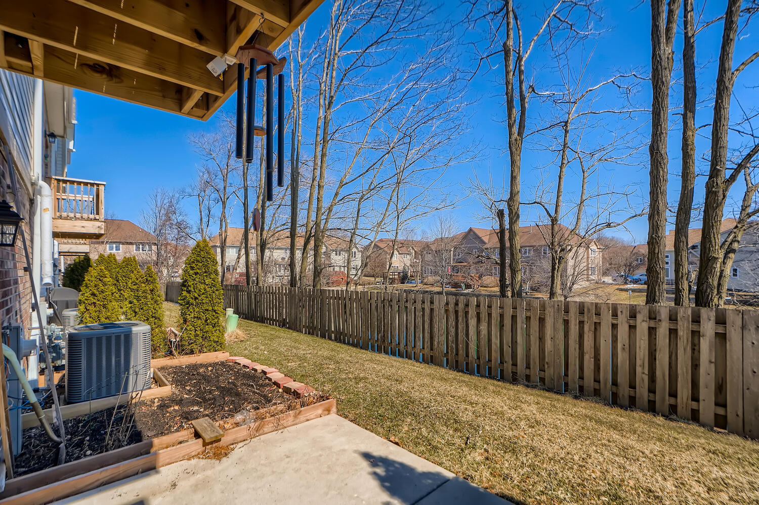 2603 Chelsey Street Buffalo Grove, IL 60089 - Photo 26 of 28 a view of a pathway of a house