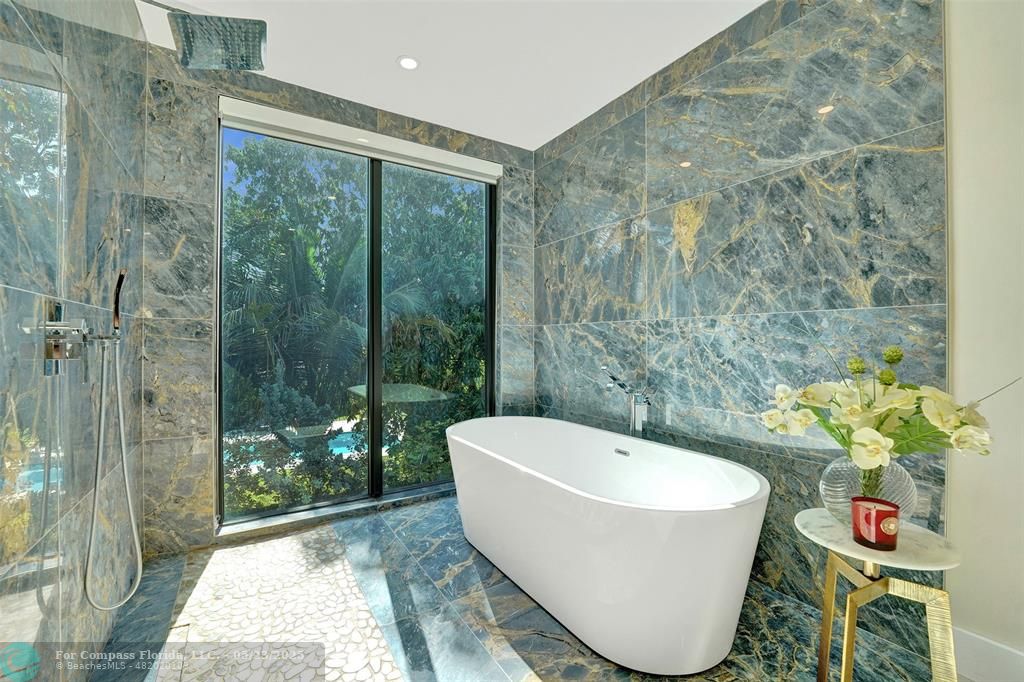 1238 Northeast 17th Avenue, Unit 2 Fort Lauderdale, FL 33304 - Photo 24 of 40