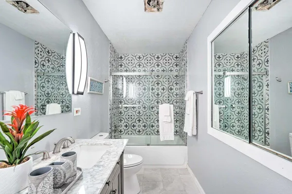 $3,000 | 1976 West Angela Drive, Phoenix, AZ 85023