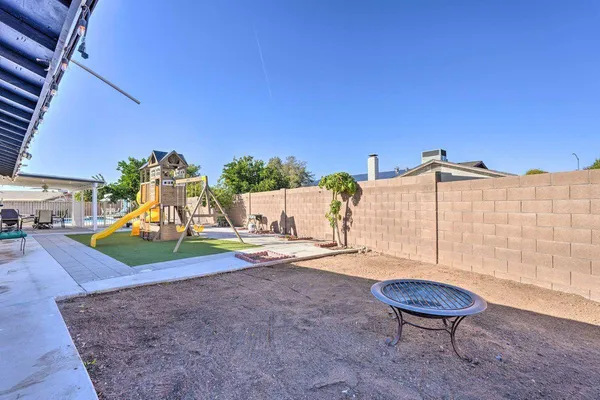 $3,000 | 1976 West Angela Drive, Phoenix, AZ 85023