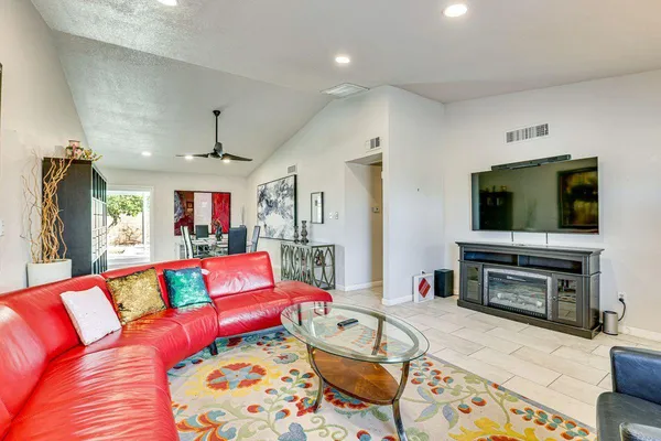 $3,000 | 1976 West Angela Drive, Phoenix, AZ 85023