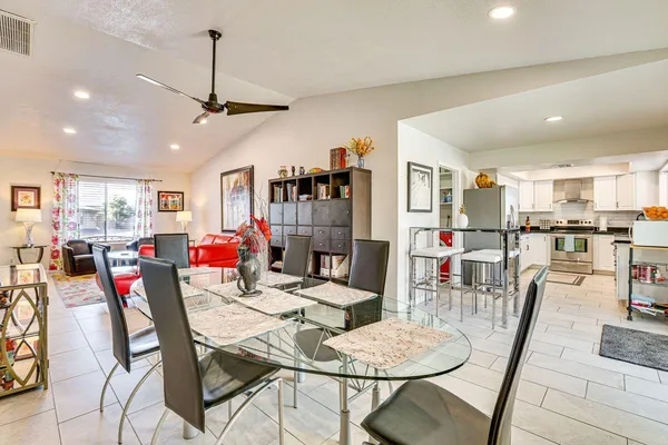 $3,000 | 1976 West Angela Drive, Phoenix, AZ 85023