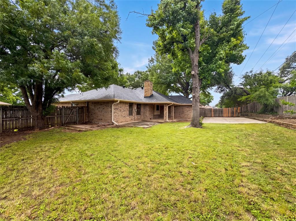 2300 Ridgewood Bedford, TX 76021 - Photo 5 of 26