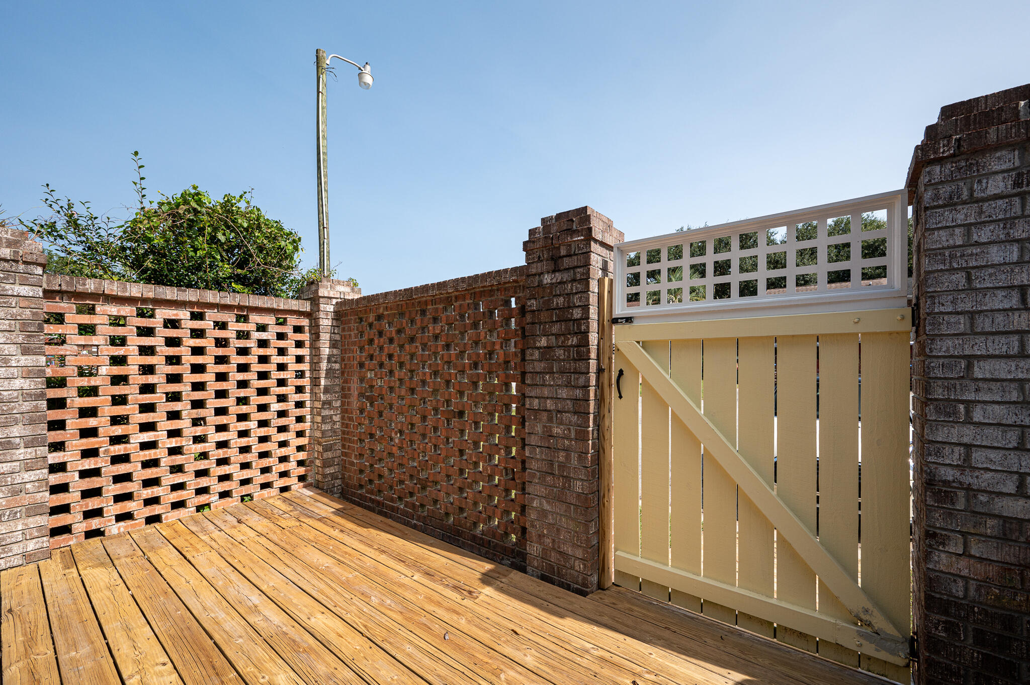 707 Center Street Mount Pleasant, SC 29464 - Photo 22 of 29 Back Patio
