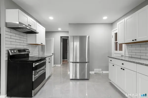 $279,900 | 99 Essex Avenue, Waterbury, CT 06704