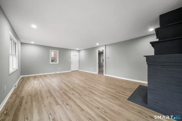 $279,900 | 99 Essex Avenue, Waterbury, CT 06704