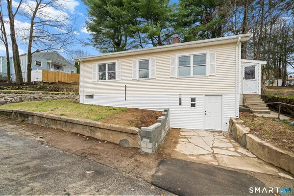 $279,900 | 99 Essex Avenue, Waterbury, CT 06704