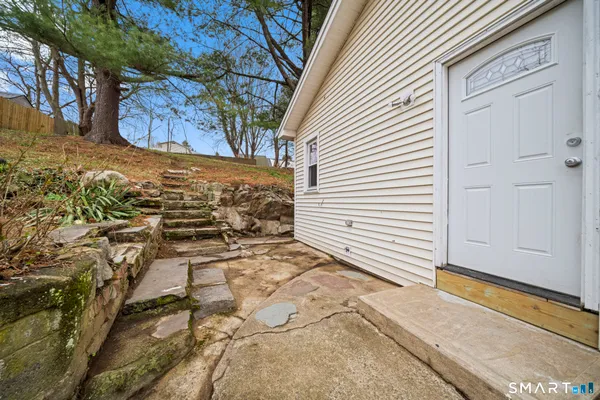 $279,900 | 99 Essex Avenue, Waterbury, CT 06704