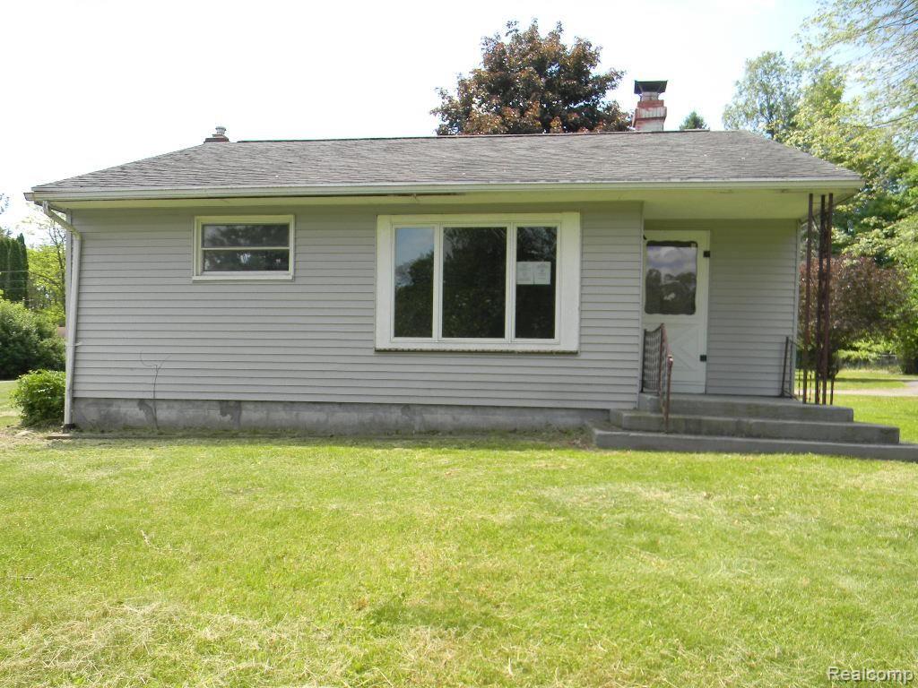 855 Lakeville Road Leonard, MI 48367 - Photo 1 of 17 855 Lakeville Road