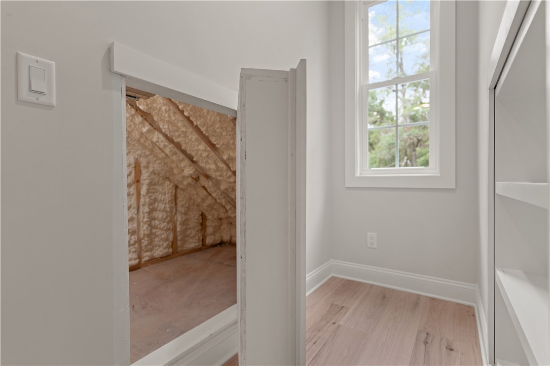 156 Rice Mill St. Simons Island, GA 31522 - Photo 28 of 36 Open the bookshelves to see....