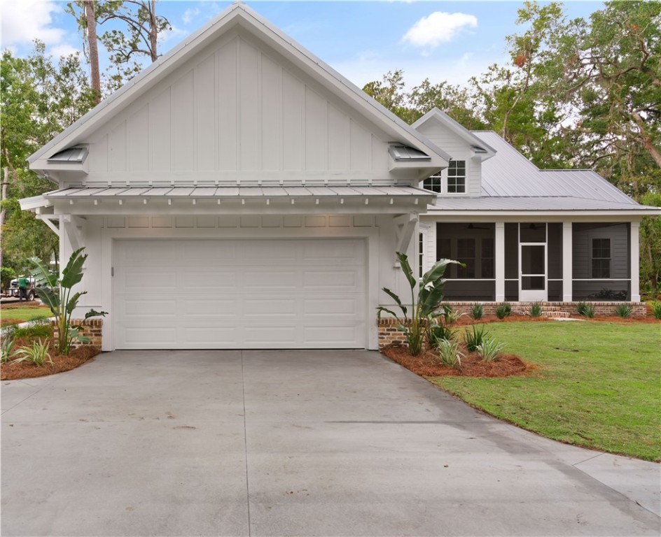 156 Rice Mill St. Simons Island, GA 31522 - Photo 33 of 36 Rear Load Garage