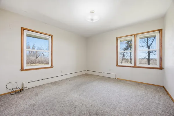 $450,000 | 5555 167th Avenue Southeast, Kindred, ND 58051