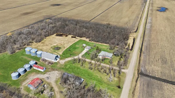 $450,000 | 5555 167th Avenue Southeast, Kindred, ND 58051