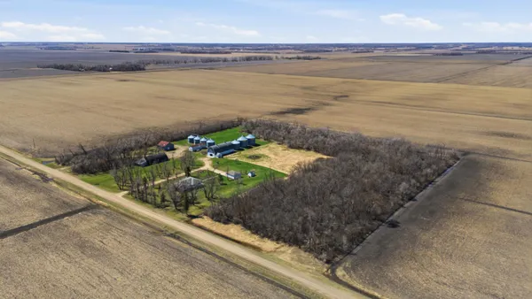 $450,000 | 5555 167th Avenue Southeast, Kindred, ND 58051